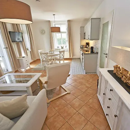 Nur 50 Meter Zum Strand, Concordia Apartment